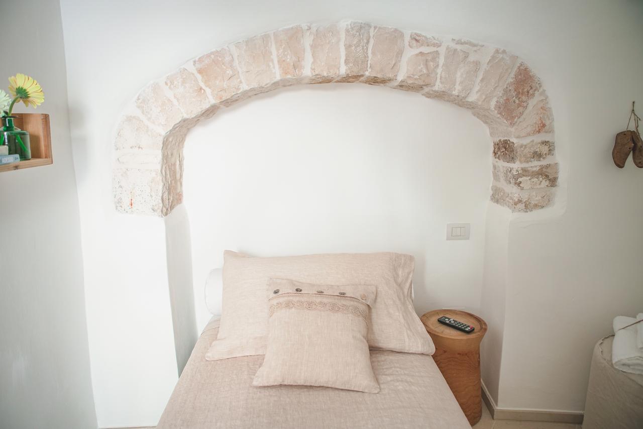 Trullo Essenza-Trulli Anti Charme & Relax Bed and Breakfast Alberobello Exteriör bild